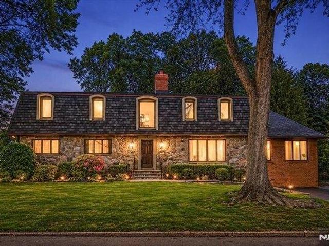 4 bedroom, Paramus NJ 07652 105589540