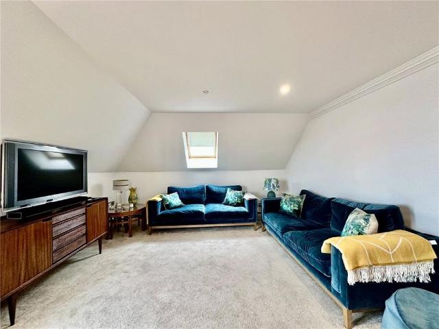 4 bedroom penthouse to rent