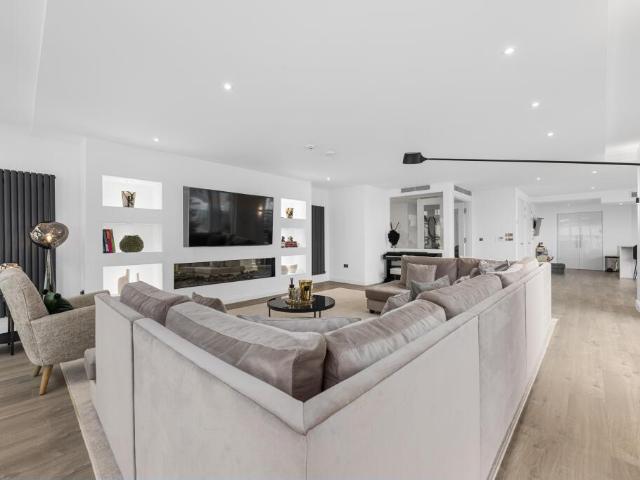4 bedroom penthouse to rent