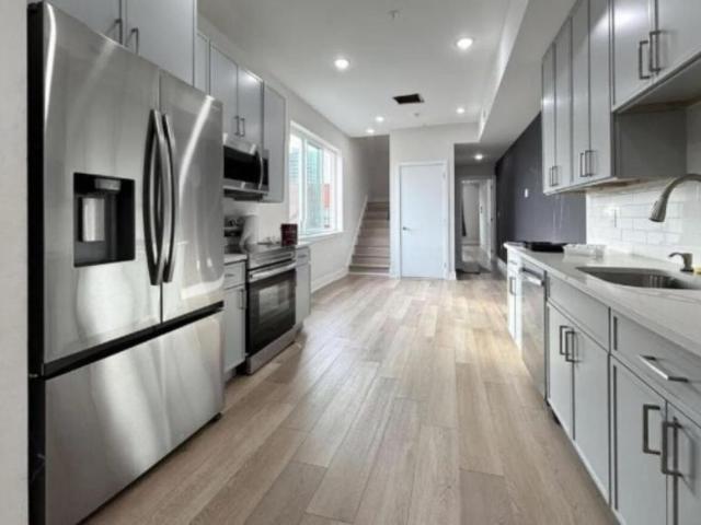 4 bedroom, Philadelphia PA 19133 106243812
