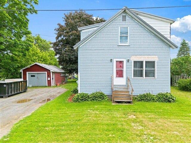 4 bedroom, Pittsfield ME 04967 105682525