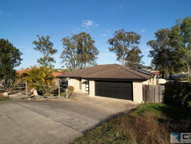 4 Bedroom plus office ! 3 separate living areas! 973m2 !