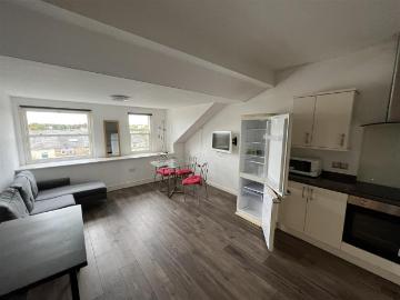 4 bedroom private halls to rent