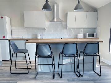 4 bedroom private halls to rent