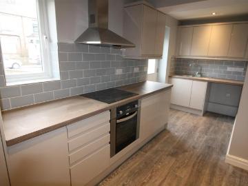 4 bedroom private halls to rent