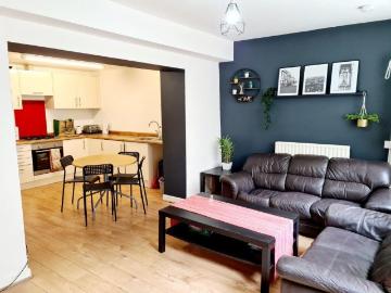 4 bedroom private halls to rent