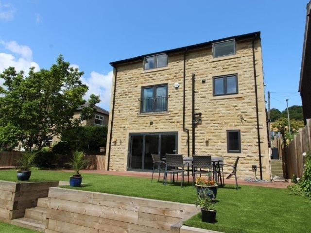 4 Bedroom Property For Rent Wakefield Road Copley, Halifax