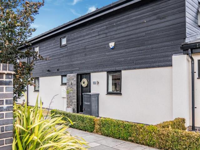 4 bedroom property for sale