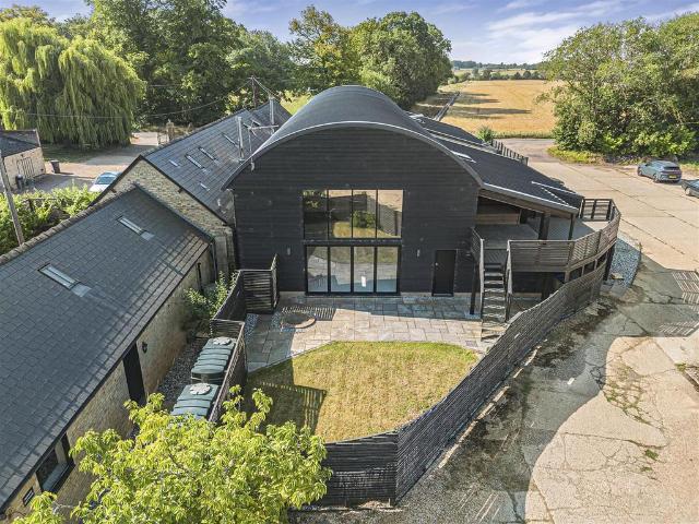 4 bedroom property for sale