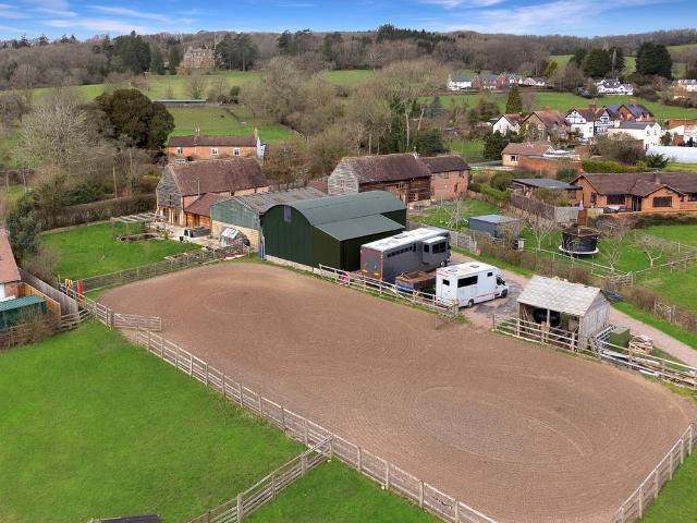 4 bedroom equestrian facility for sale