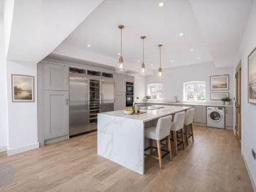 4 bedroom property for sale