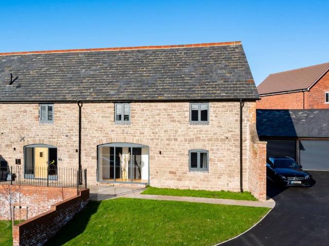 4 bedroom property for sale