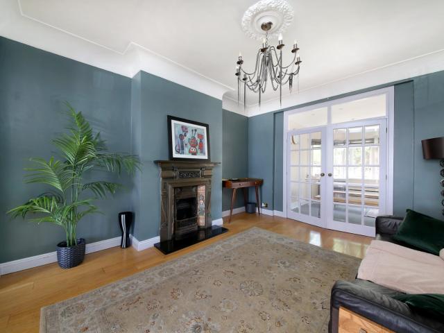 4 bedroom property in Birchlands Avenue, London, SW12 £5,000 pcm | Chestertons