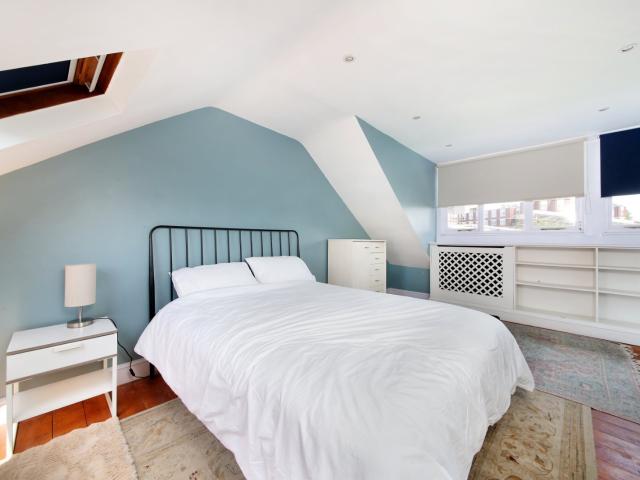 4 bedroom property in Birchlands Avenue, London, SW12 £5,250 pcm | Chestertons