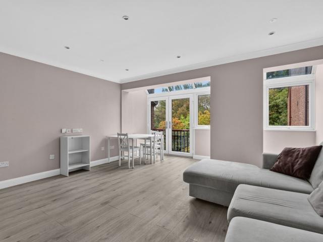 4 bedroom property in Bywater Place, London, SE16 £4,000 pcm | Chestertons