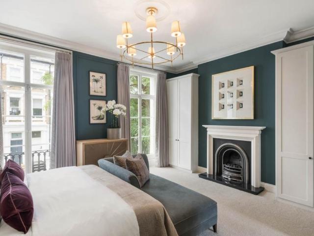 4 bedroom property in Gordon Place, London, W8 £15,500 pcm | Chestertons