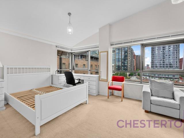 4 bedroom property in Meridian Place, London, E14 £4,650 pcm | Chestertons