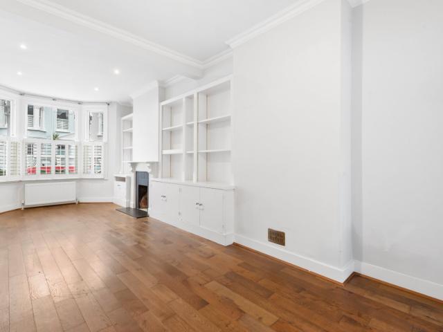 4 bedroom property in Rowallan Road, London, SW6 £5,500 pcm | Chestertons