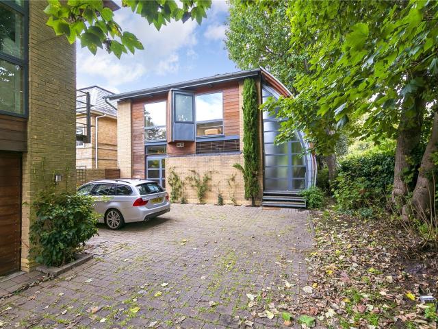 4 bedroom property in Willoughby Road, East Twickenham, TW1 £8,400 pcm | Chestertons