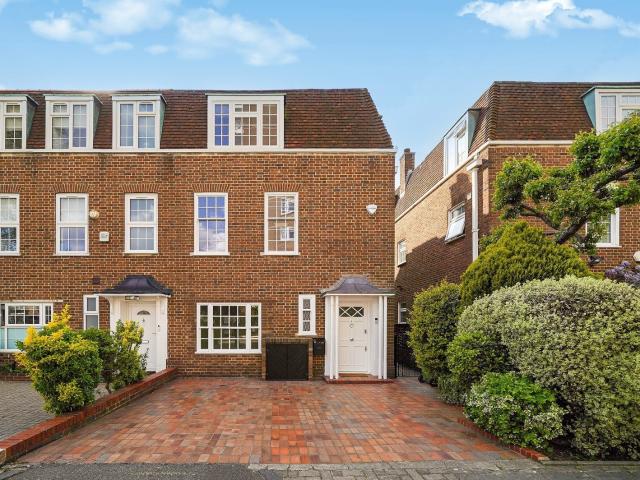 4 bedroom property in The Marlowes, St John's Wood, London, NW8 £11,266 pcm | Chestertons