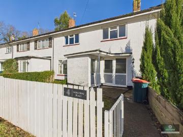 4 bedroom property to let in Mulberry Road, Crawley £1,695 pcm