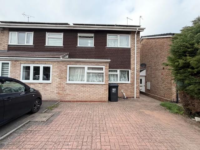 4 bedroom property to let in Milcote Close, Redditch £1,350 pcm