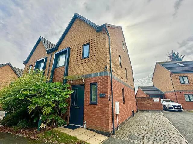 4 bedroom property to let in Blakemere Avenue, B25 £1,750 pcm