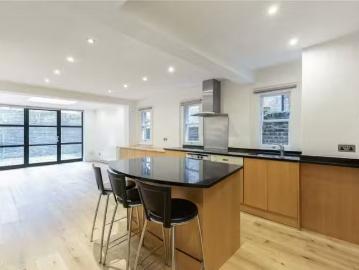 4 bedroom property to let in Bovingdon Road, London, SW6 £8.