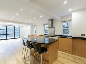 4 bedroom property to let in Bovingdon Road, London, SW6 £8,000 pcm