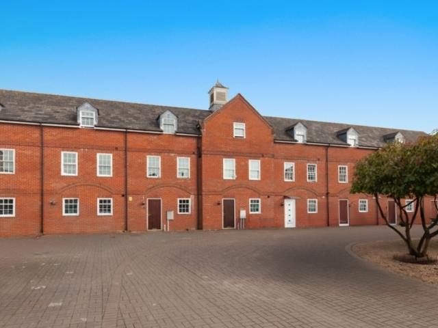 4 bedroom property to let in Cherwell Wharf, Banbury £1,350 pcm