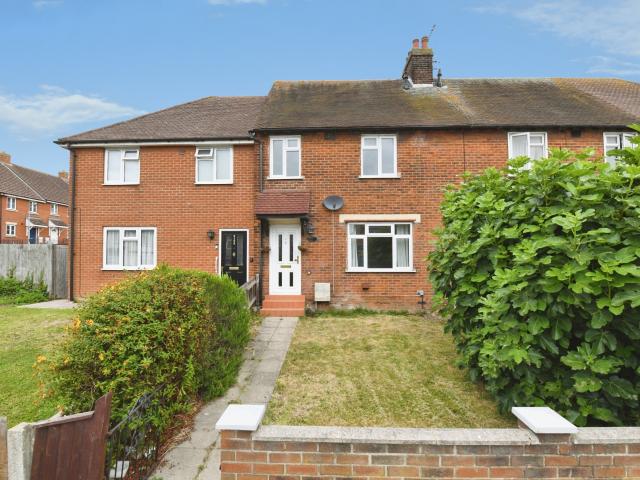 4 bedroom property to let in Harwich Road, Colchester, CO4 3DJ £1,500 pcm
