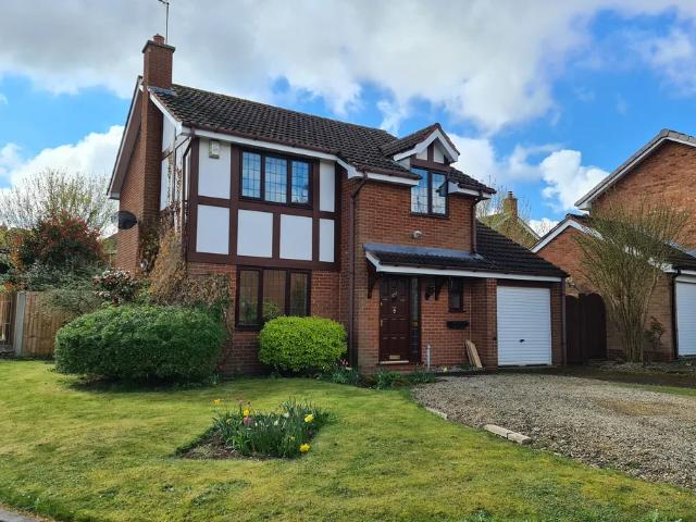 4 bedroom property to let in Linnet Rise, Kidderminster, Worcestershire £1,400 pcm