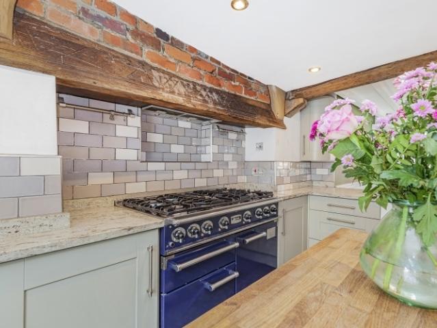 4 bedroom property to let in Priory Road, Wantage £1,900 pcm