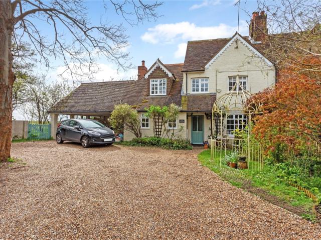 4 bedroom property to let in The Gardens, Old Lane, Cobham, KT11 £3,950 pcm