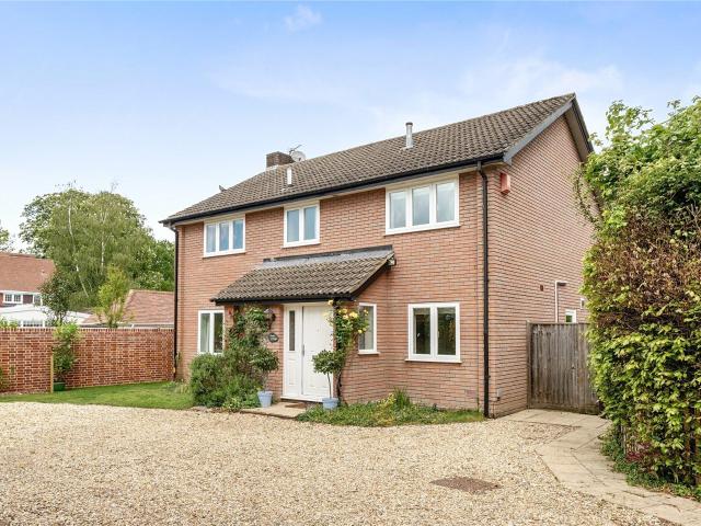 4 bedroom property to let in The Paddock, Brockenhurst, SO42 £4,000 pcm
