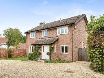 4 bedroom property to let in The Paddock, Brockenhurst, SO42 £4,000 pcm