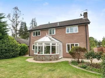 4 bedroom property to let in The Paddock, Brockenhurst, SO42.