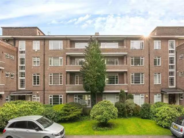 4 bedroom property to let in Wimbledon Park Side, London, SW19.