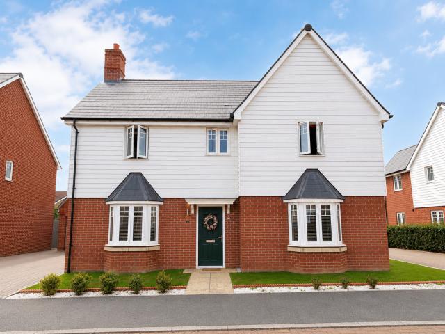 4 bedroom property to let in Windsor Road, Rochford £2,500 pcm