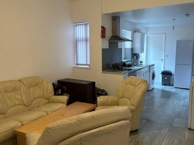 4 bedroom property to let in 11 Dartmouth Road £580 pw
