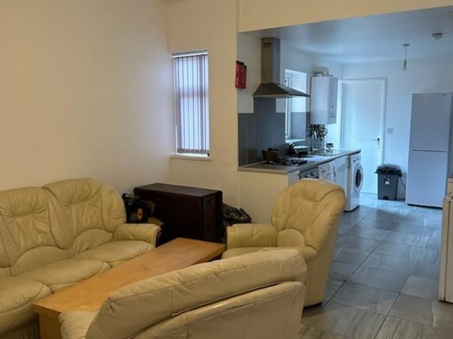 4 bedroom property to let in 11 Dartmouth Road £580 pw