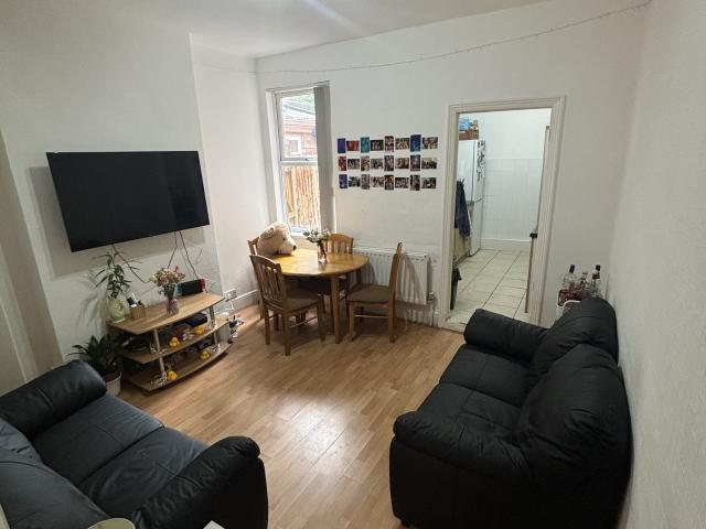 4 bedroom property to let in 283a TIVERTON ROAD £432 pw