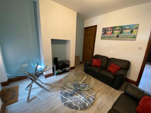 4 bedroom property to let in 208 Tiverton Road £560 pw
