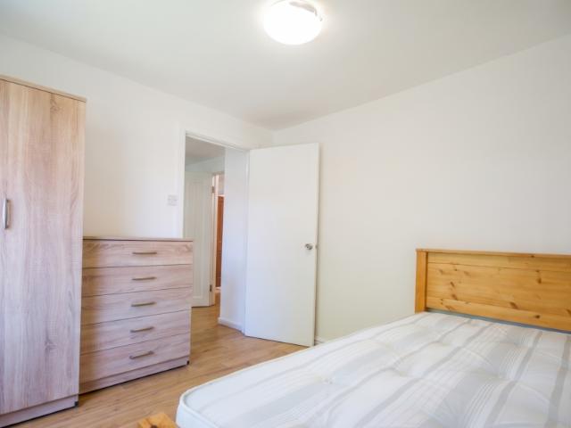 4 bedroom property to let in 46 Foster Way £500 pw