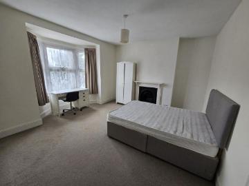 4 bedroom Property To Let