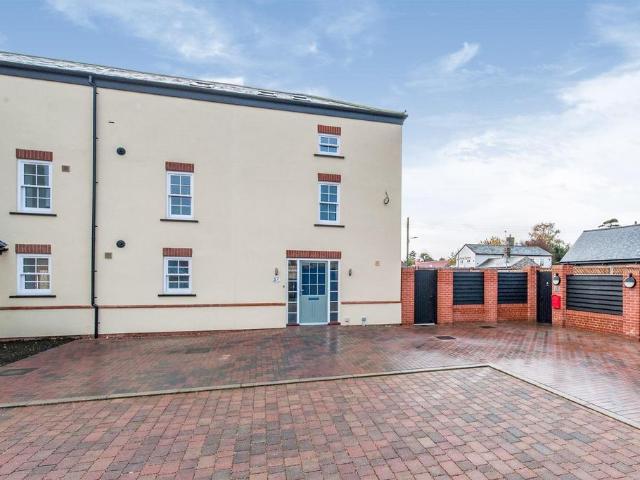 4 bedroom property to rent