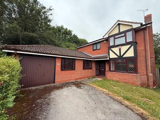 4 Bedroom Property To Rent In The Brambles, Lichfield, WS14