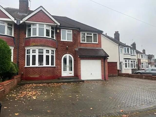 4 Bedroom Property To Rent In Geoffrey Road, Solihull, B90