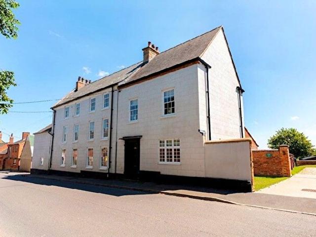4 Bedroom Property To Rent In High Street, Northampton, NN6