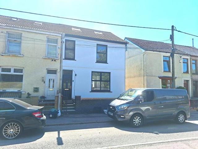 4 Bedroom Property To Rent In Johns Terrace, Tonmawr, Port Talbot, SA12